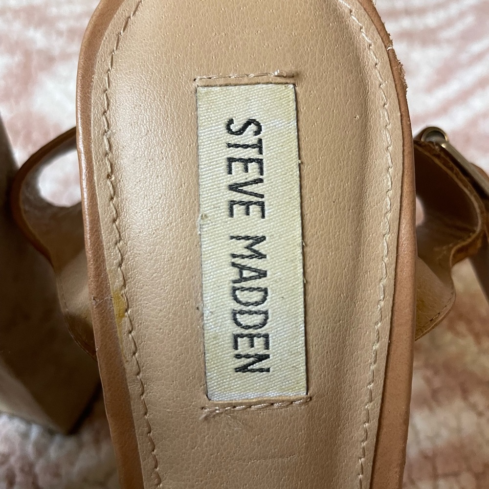 Steve Madden platform heels - Picture 3 of 5